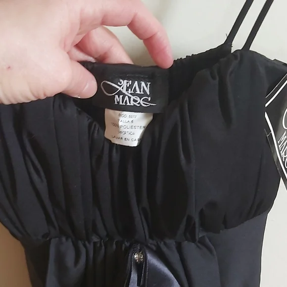 Dress - Picture 4 of 7